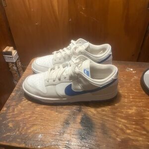 Nike Kids Sneakers in White and Blue